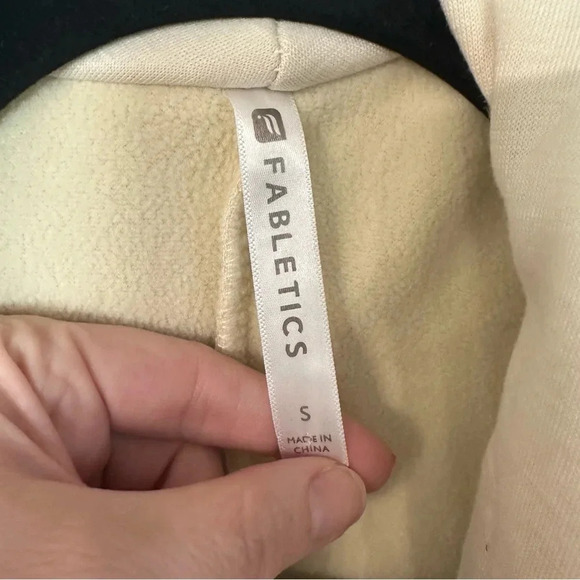 Fabletics Sage Coat in Oatmeal Women’s Long Sleeve Fleece Shawl Collar Sz S GUC - Picture 3 of 10